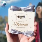 Diplomaosztó pénzátadó - gravírozott egyedi ajándék átadó diplomaosztásra